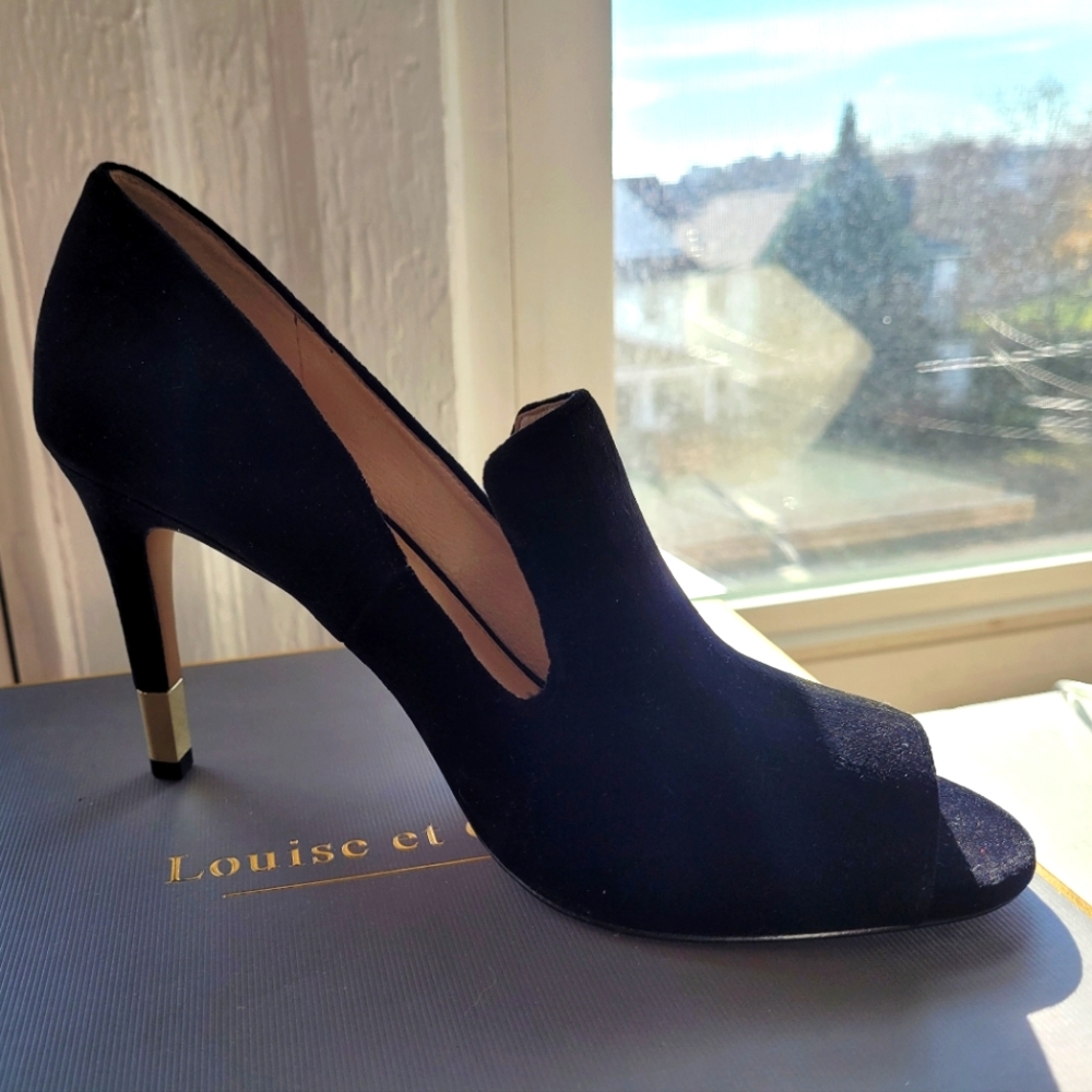 New Louise et Cie, sz 8.5 black velvet peep toe heels